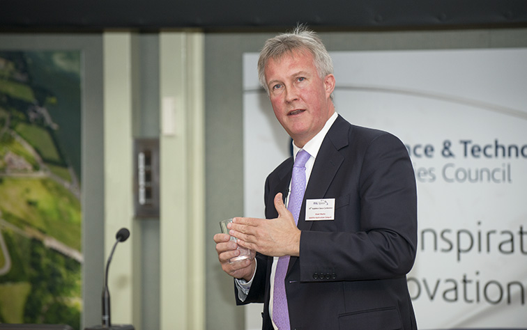 Dr Stuart Martin